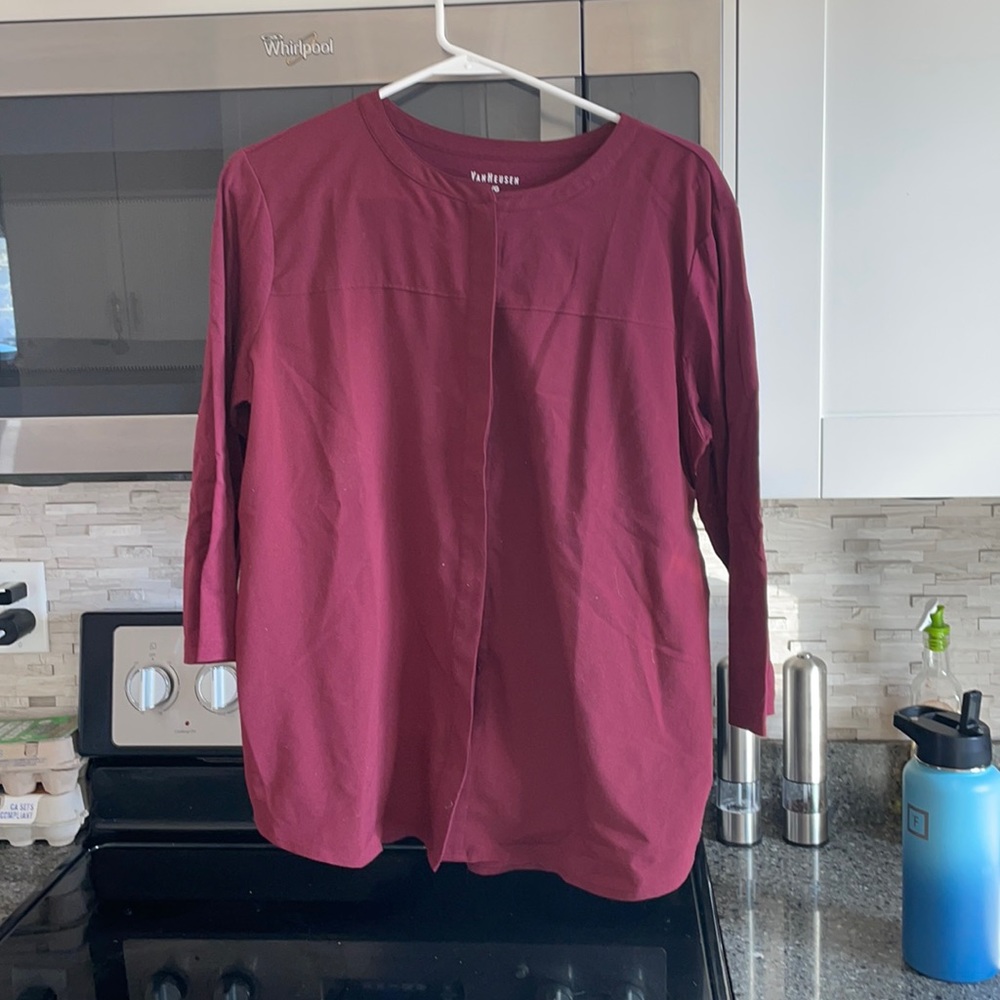 Van Huesen button up shirt, 3/4 length